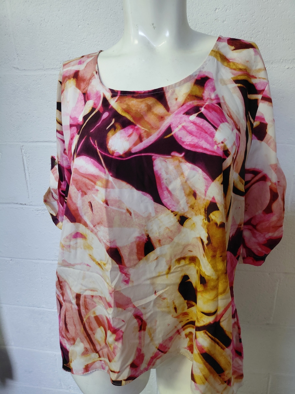 Jennifer Lopez Pink Multi Floral Scoop Neck Blouse